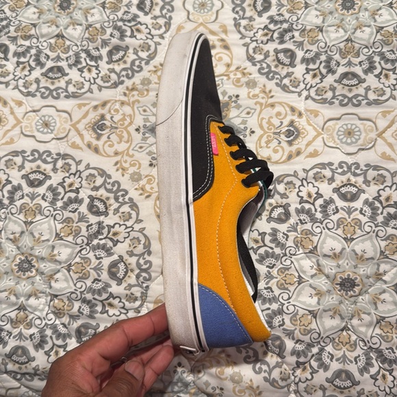 Vans - Picture 8 of 8